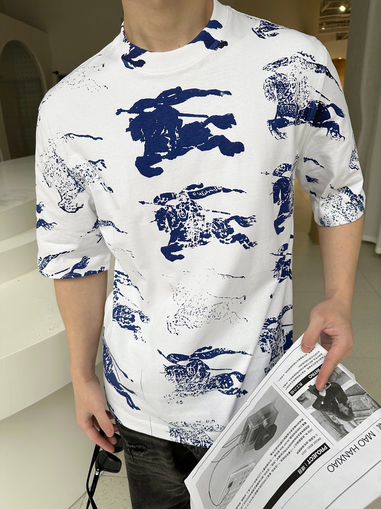 P239 马术水墨印章短袖 白色 · image 19
