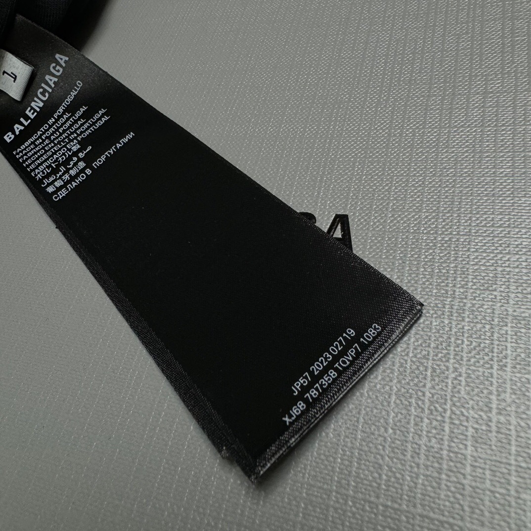 P229 城堡拉裂印花短袖黑色 · image 9