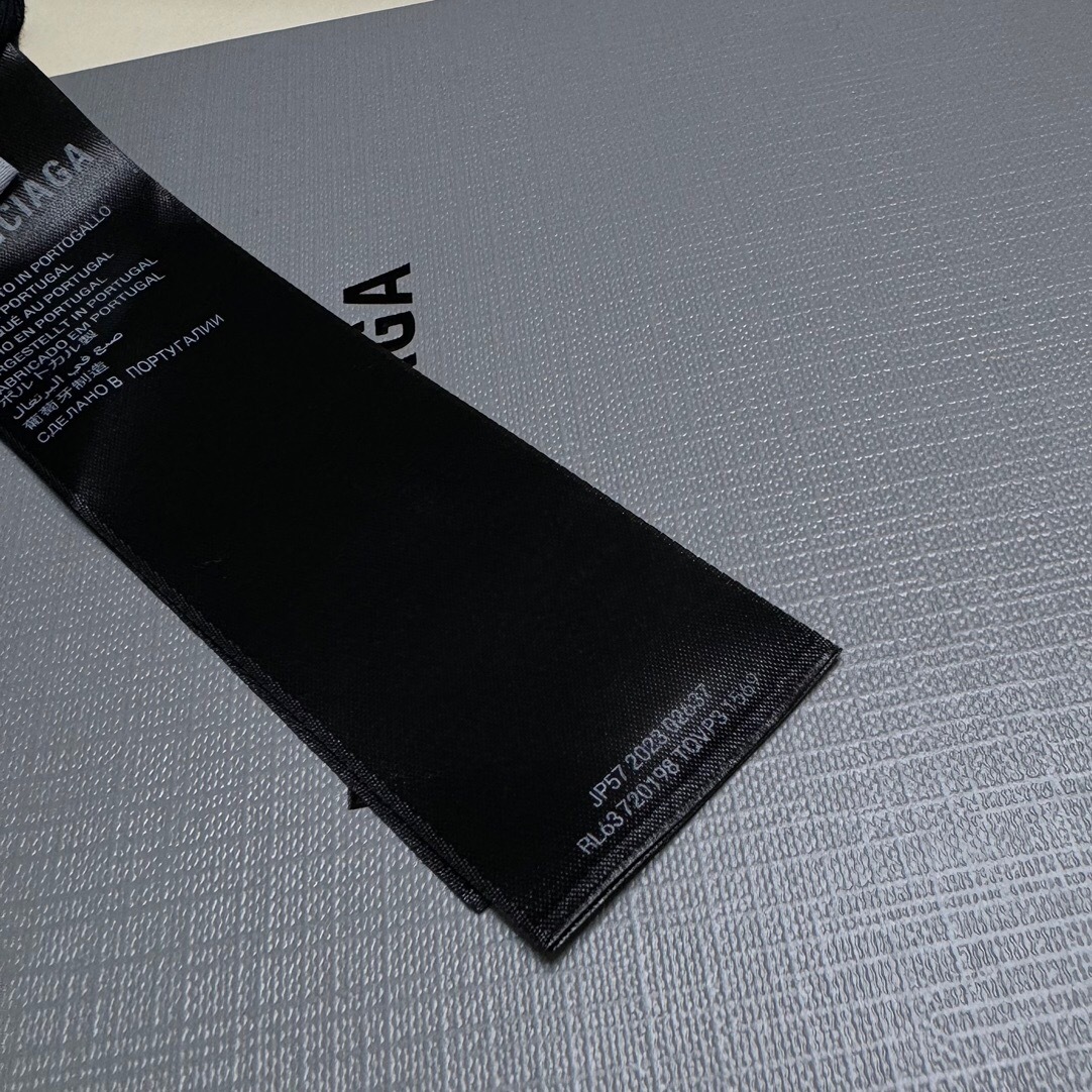 P229 反穿字母破洞短袖黑色 · image 13
