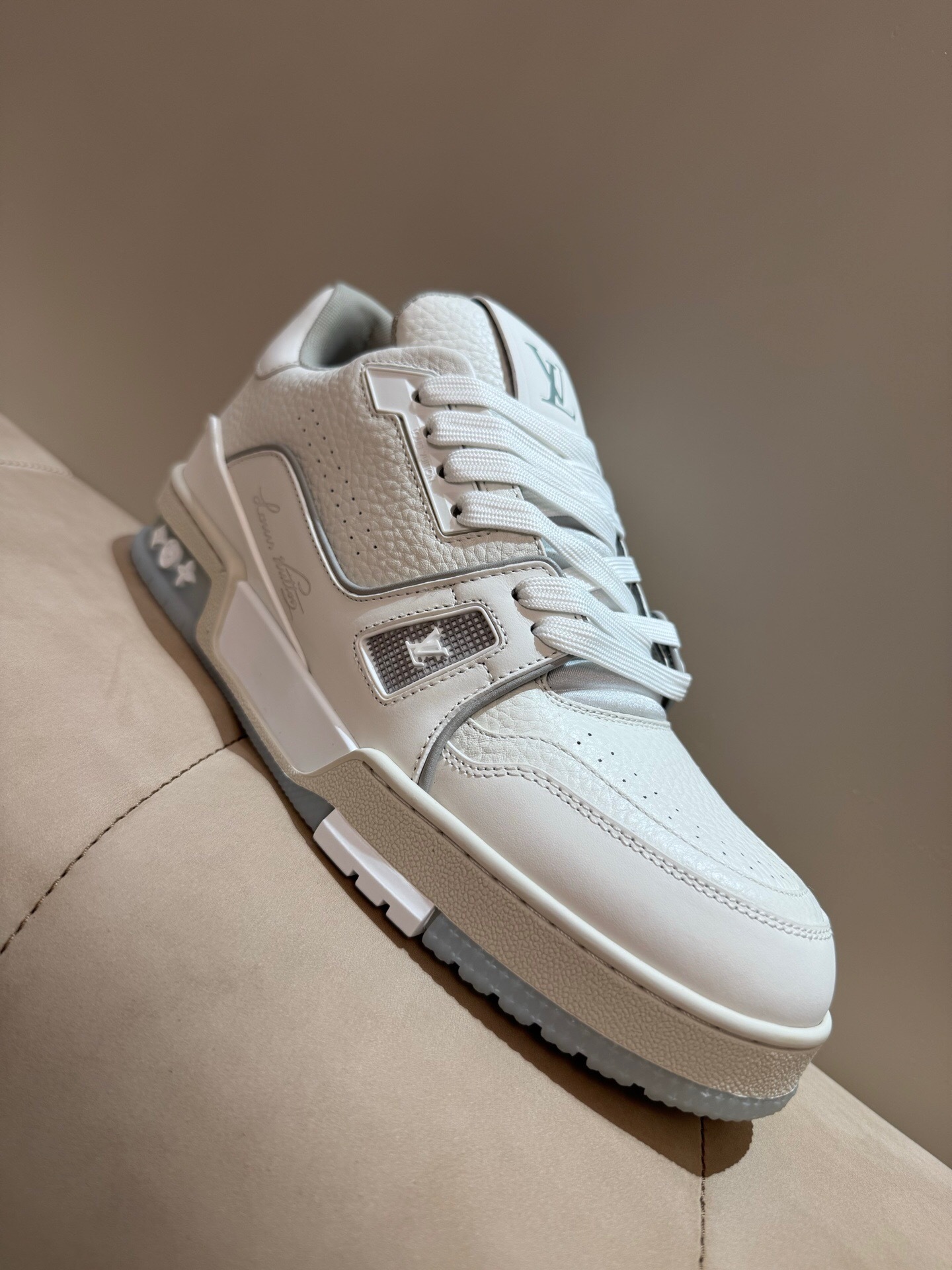 P699 Trainer经典运动鞋 白色 · image 6