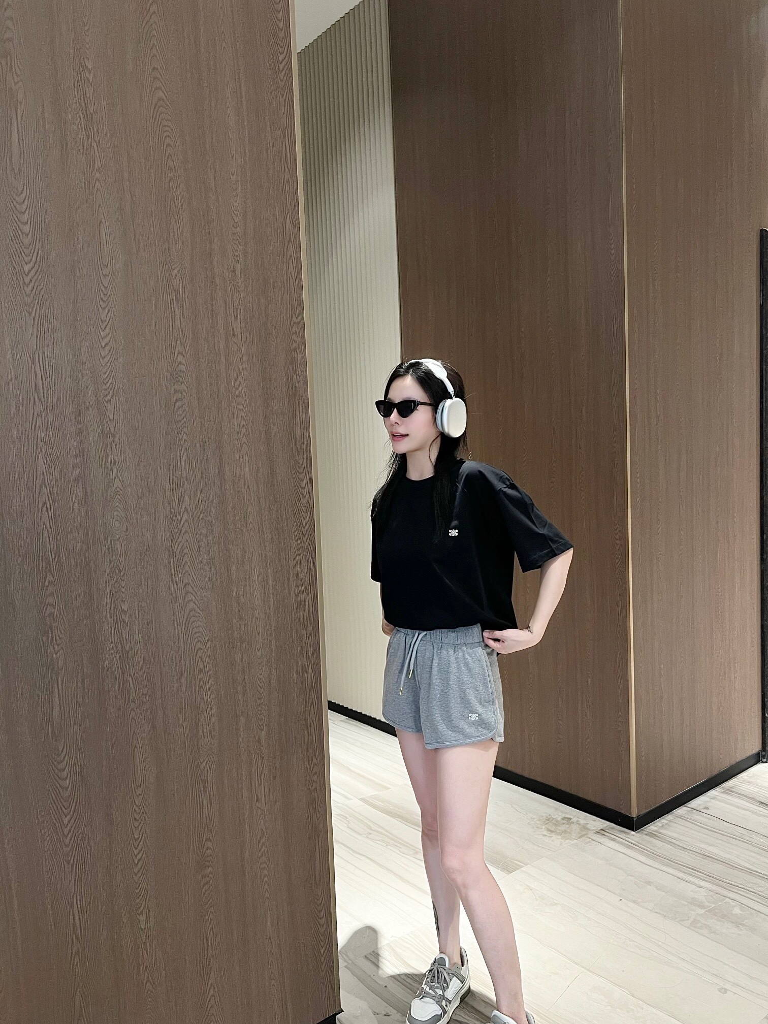 P319 凯旋门女款运动短裤灰色Women · image 12