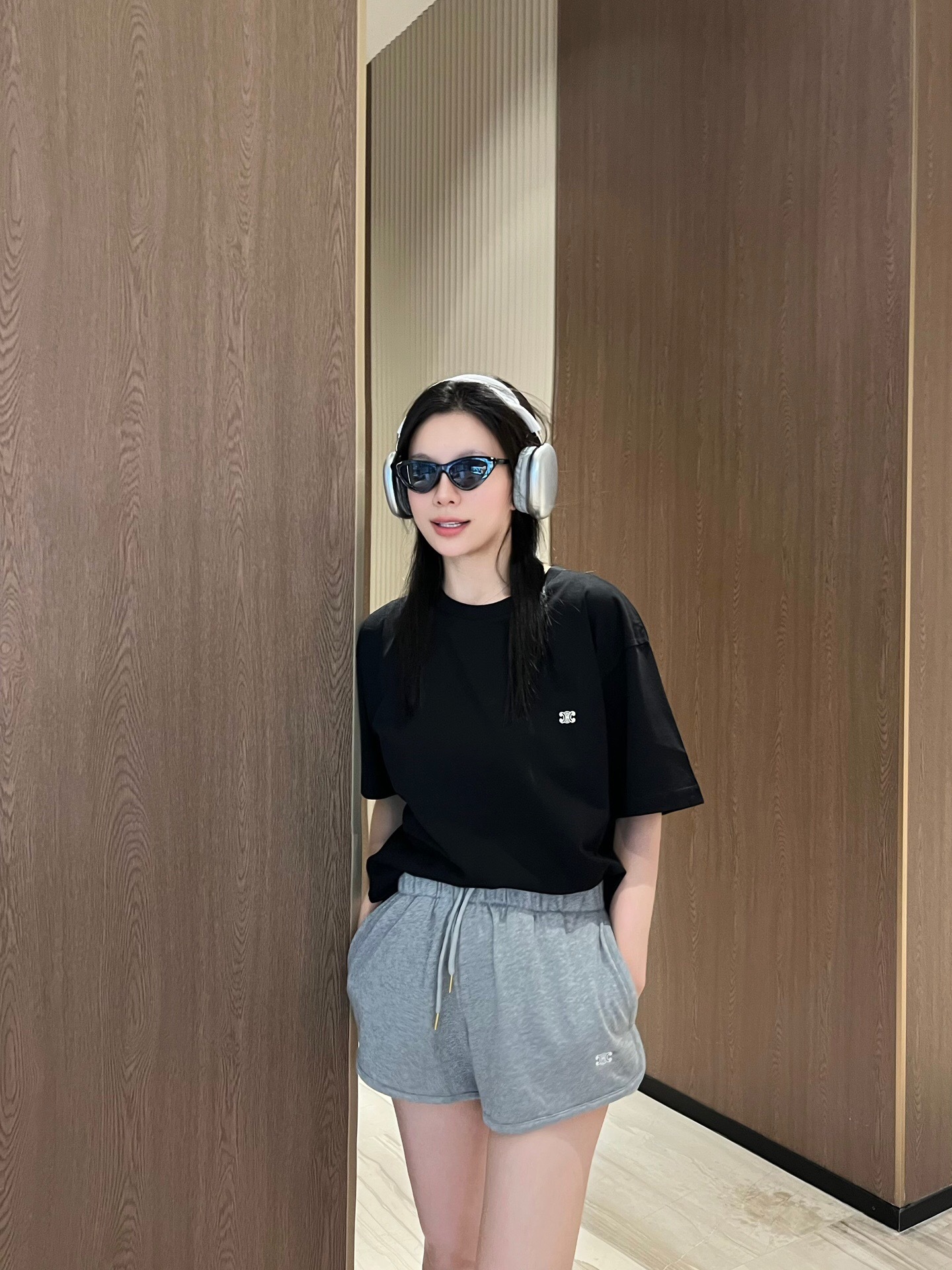 P319 凯旋门女款运动短裤灰色Women · image 13
