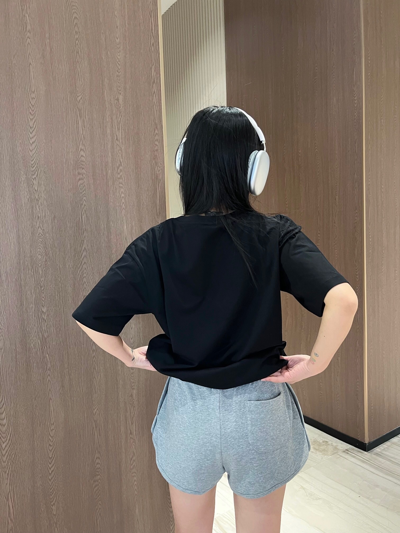 P319 凯旋门女款运动短裤灰色Women · image 14