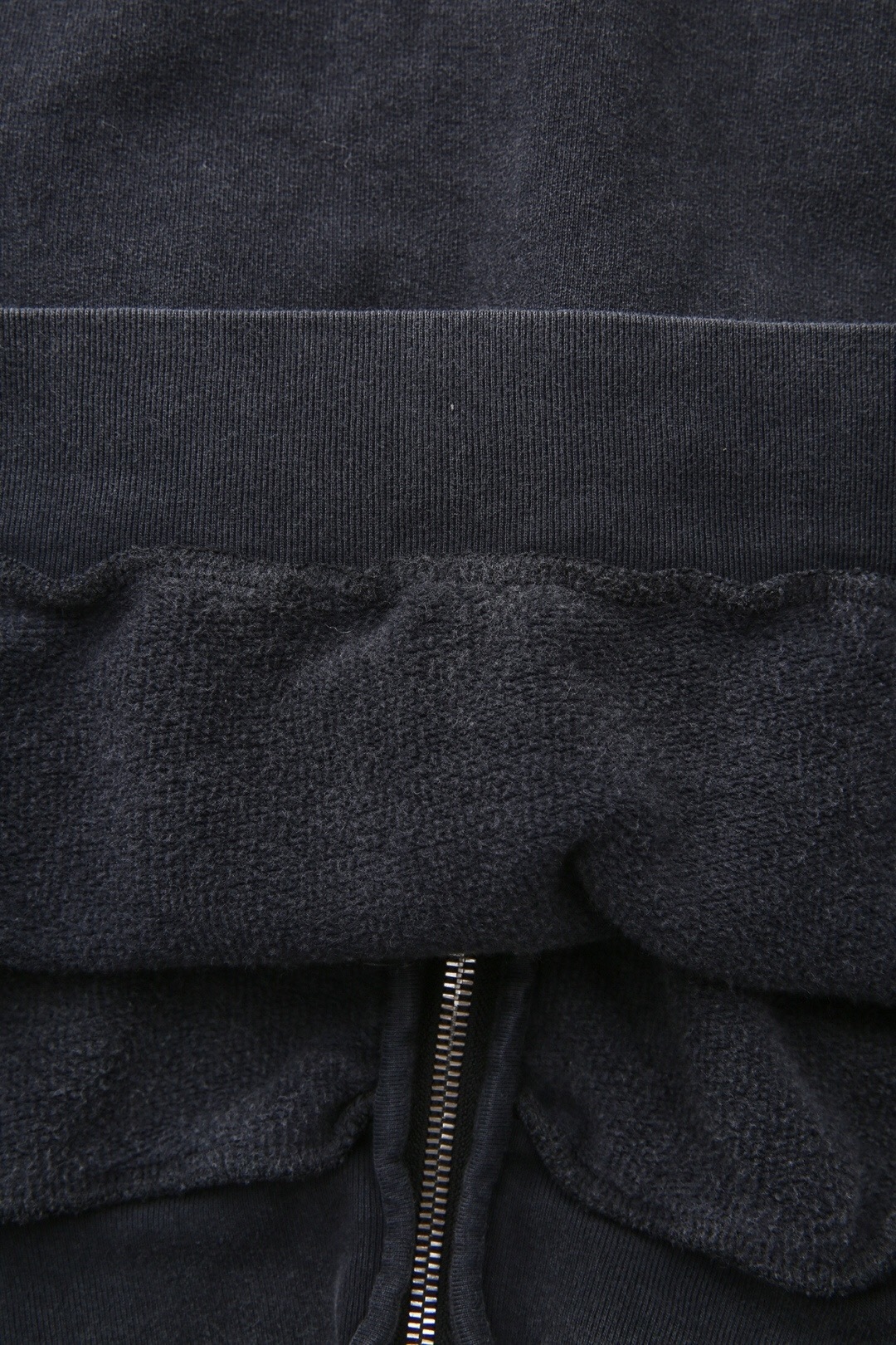 P419 巴黎字母开衫水洗黑 · image 18