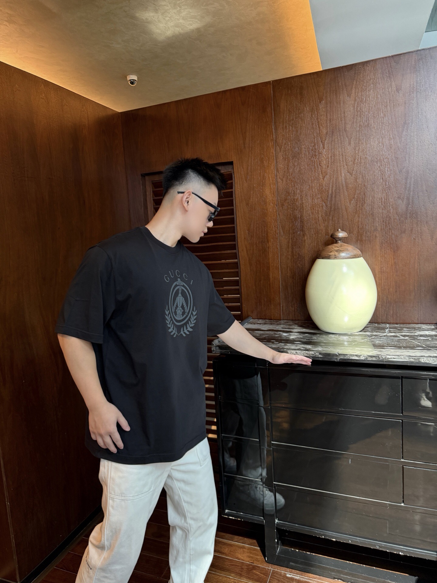 P219 G徽章印花黑色T恤 · image 14