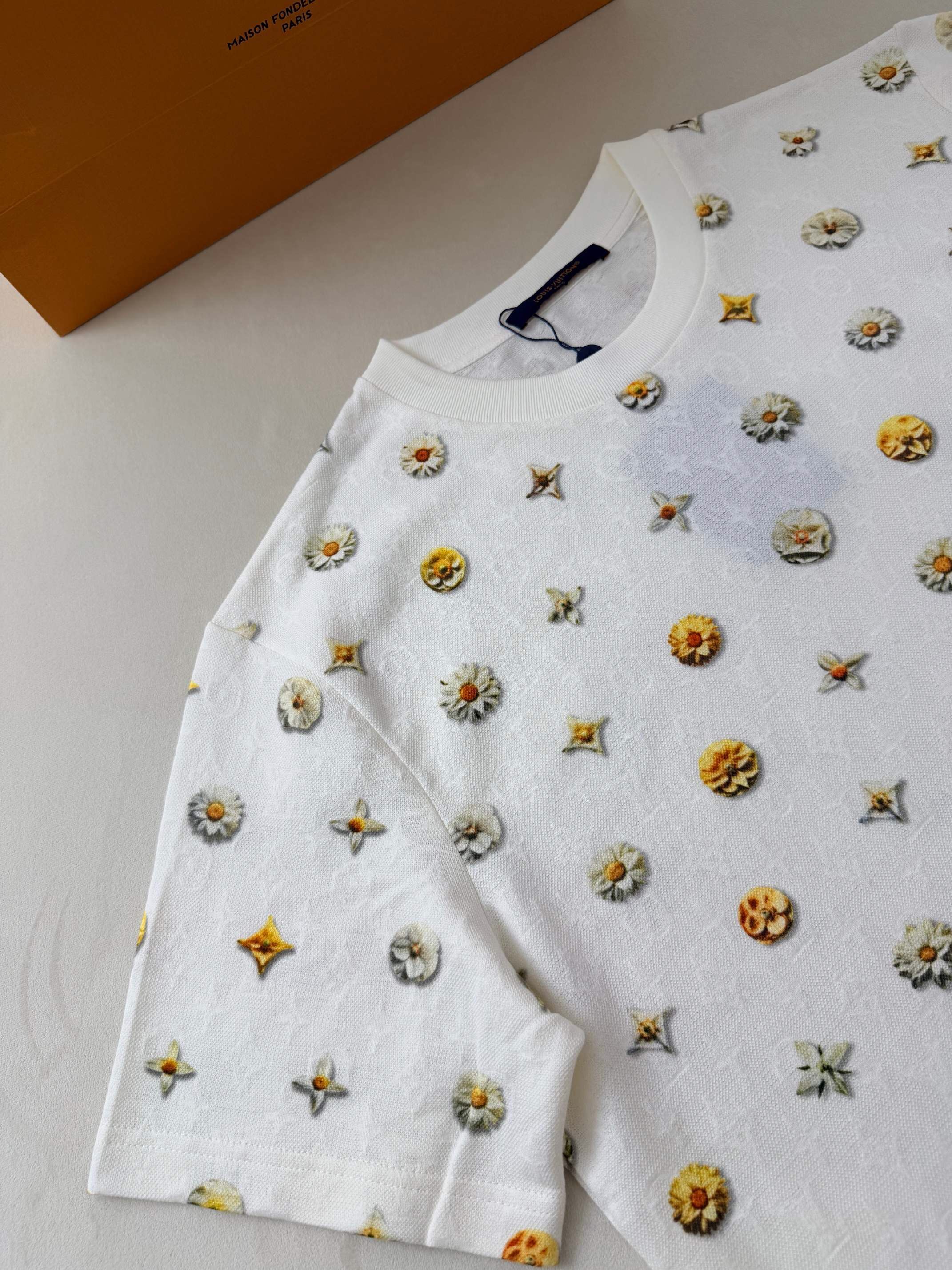 P339 Daisy print T-shirt · image 5