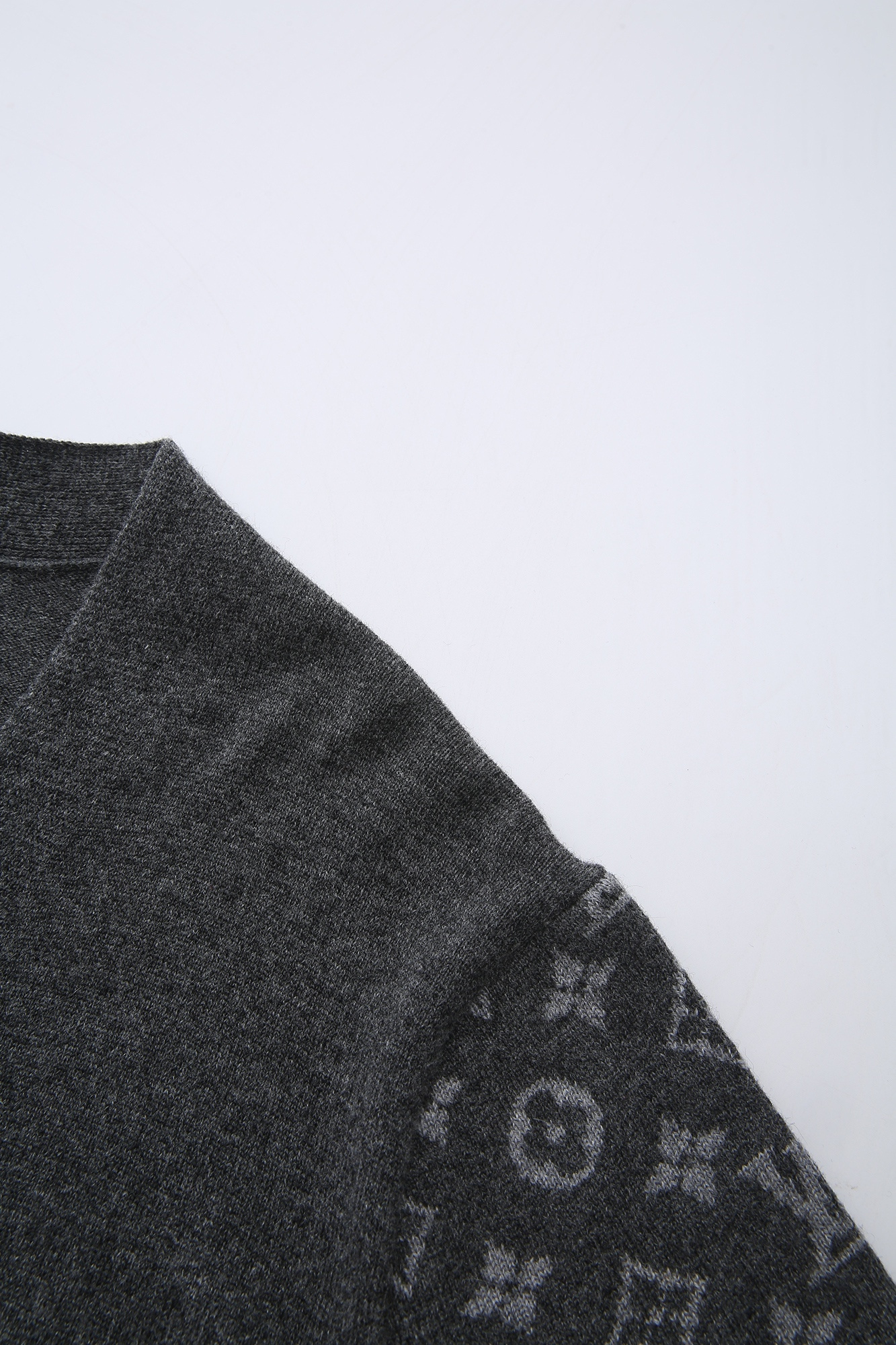 P609 Cashmere cardigan dark gray · image 14