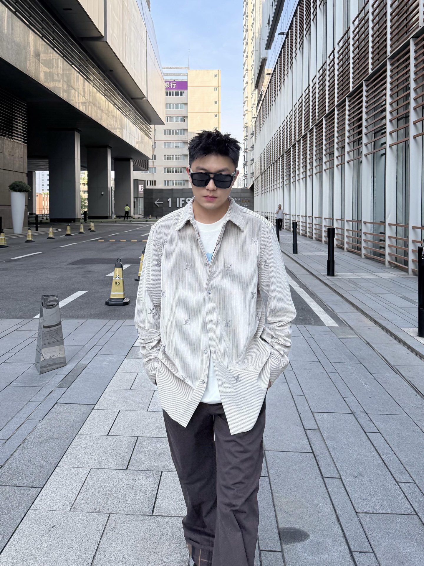 P529 Hot pressed loose fitting shirt · image 15