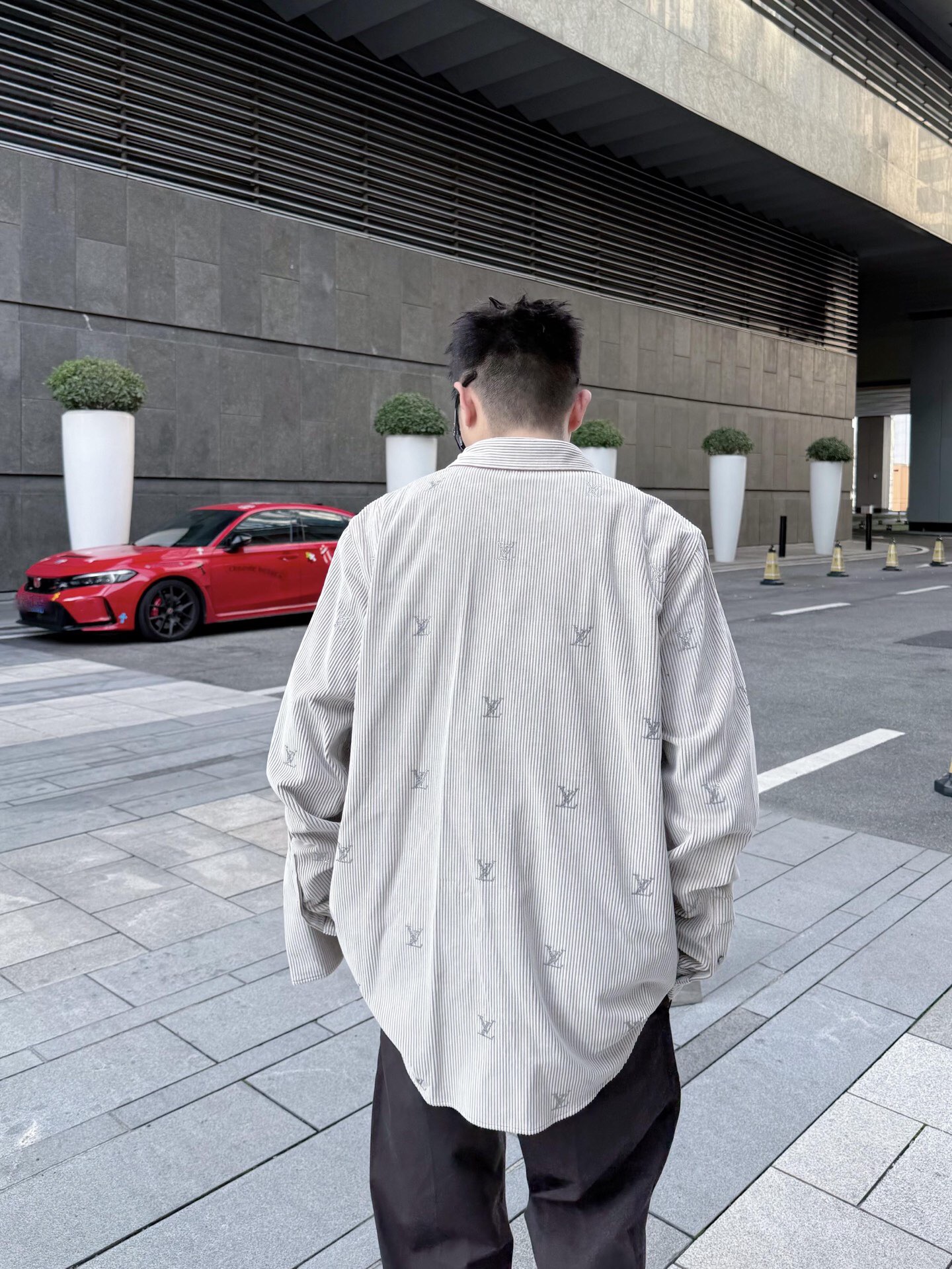 P529 Hot pressed loose fitting shirt · image 17