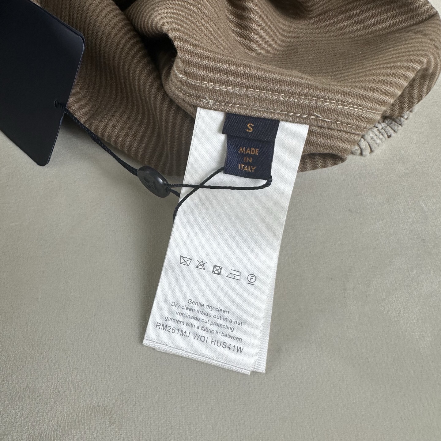 P529 Hot pressed loose fitting shirt · image 11