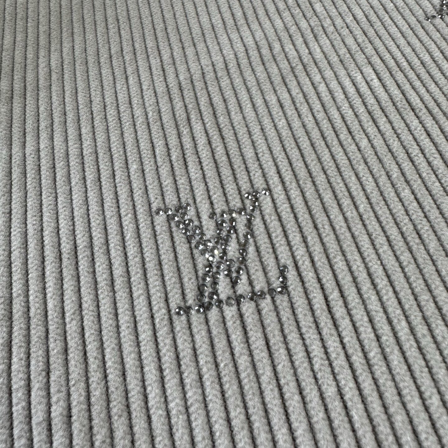 P529 Hot pressed loose fitting shirt · image 9